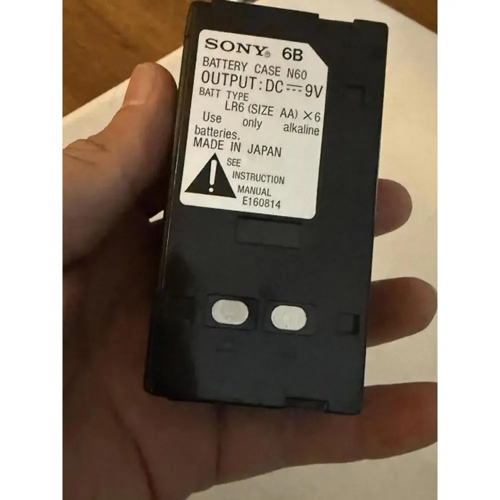 Sony 6b Battery Case N60  Uses 6 AA Batteries